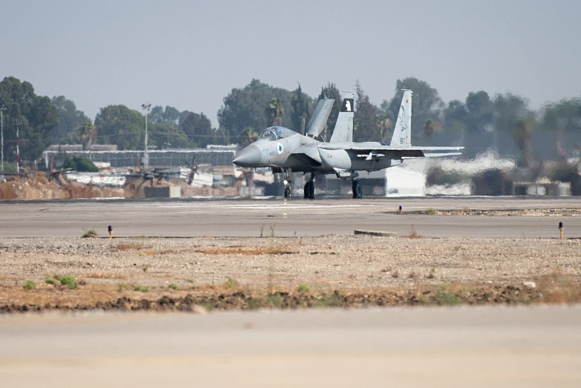 צה"ל חיל האוויר חות'ים מטוסי בז F15 בדרכם לתקיפה בתימן