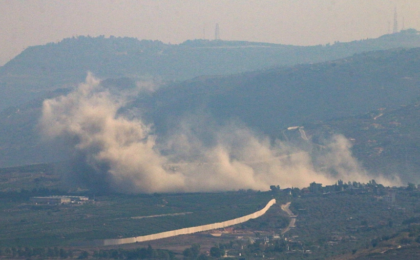 עשן מיתמר מעל כפר כילא שבדרום לבנון