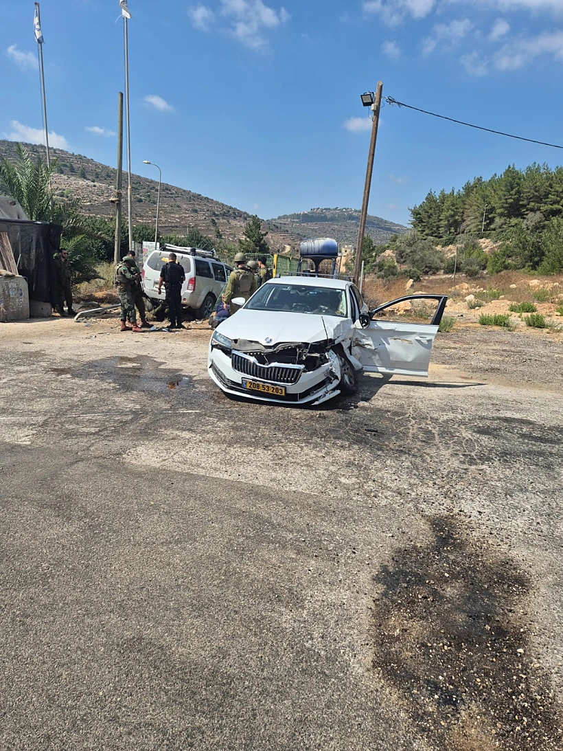 הרכב הפלסטיני שניסה לפגוע בשוטרים בתחנת הדלק בעלי