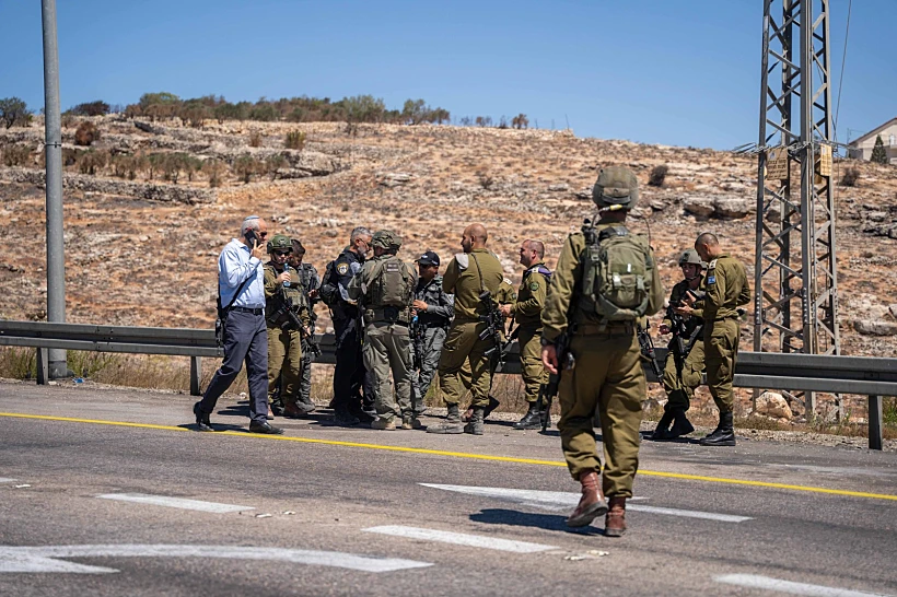 לוחמי צה"ל בזירת הפיגוע בבנימין