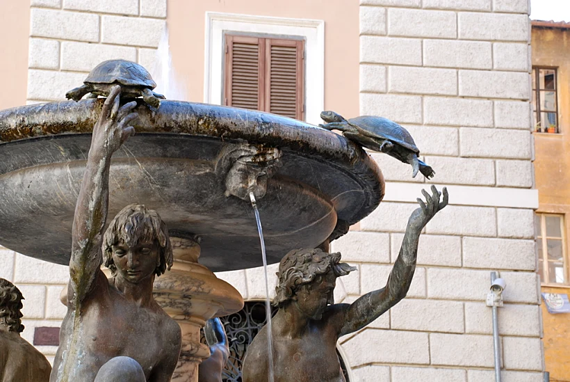 Fontana,delle,tartarughe,,(the,turtle,fountain),in,piazza,mattei,.