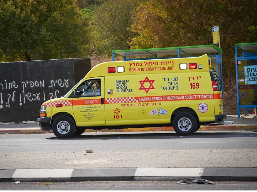 אמבולנס בדרך לזירת הנפילה במטולה