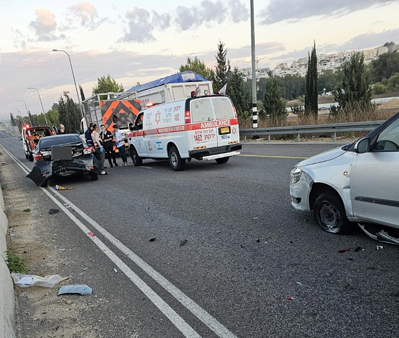 זירת התאונה בכביש 444 סמוך לאלעד