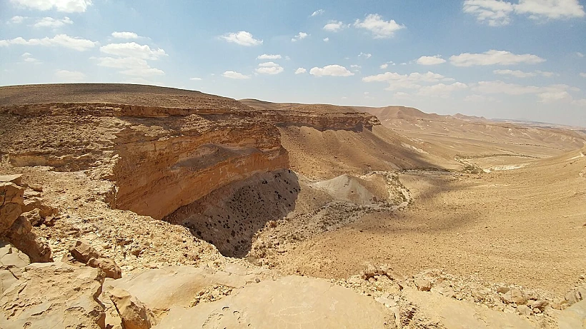 Karkom Winterboure Waterfall - המפל בנחל כרכום ושלוחתו המערבית של הר כרכום