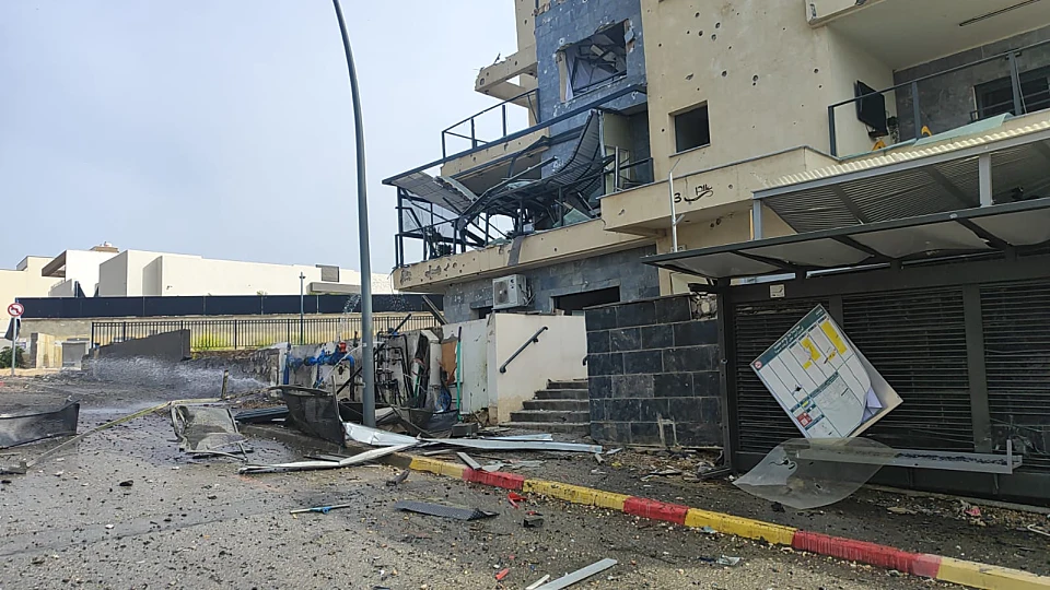 אחרי התקיפה בדרום לבנון: כ-30 רקטות שוגרו לקריית שמונה, דיווח על פצוע קל
