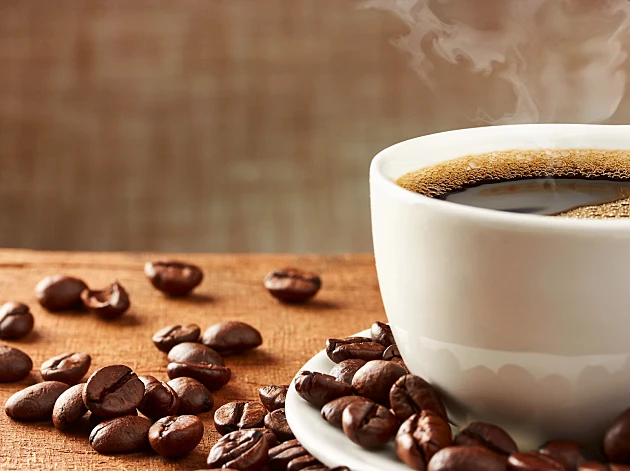 חם, לוהט, רותח: נשבר שיא העולם בשתיית כוס קפה