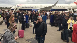 לונדון: נוסעים נפגעו מחומר כימי