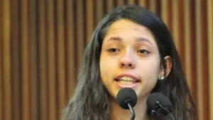 ריגשה מדינה שלמה: הנאום של אנה בת ה-16 כבש את הרשת