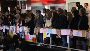 מאות סטודנטים מחו על חקירת המיצג נגד רה"מ