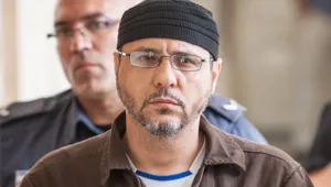 עבדאללה ברגותי, שמרצה 67 מאסרי עולם - לבידוד