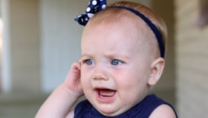 איך מטפלים בדלקות אוזניים אצל ילדים?