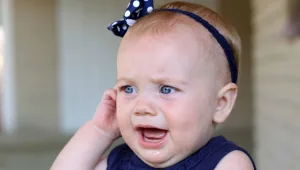 איך מטפלים בדלקות אוזניים אצל ילדים?