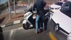 שוטרים סמויים עצרו רוכב קטנוע שעל גופו כ-50 גרם הרואין