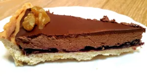 טארט אוכמניות ומוס שוקולד