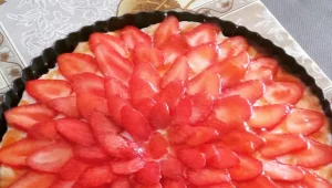 פאי תותים במילוי קרם וניל צרפתי