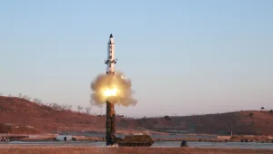 צפון קוריאה שיגרה 4 טילים בליסטיים