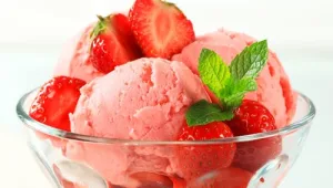 גלידת תותים טבעית