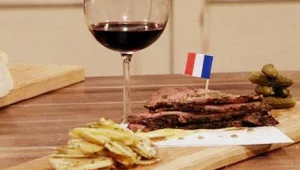 מאכלי צרפת: רוסטביף בחרדל ויין