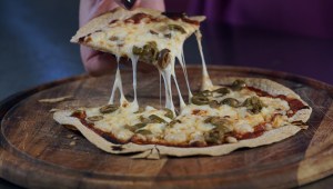 קבלו: הפיצה הכי מהירה שהכנתם בחיים