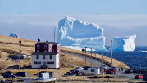 קרחון ענק הגיע לחופי קנדה בגלל ההתחממות הגלובלית