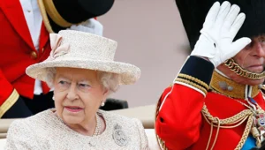 יועצי המלכה נקראו לכינוס חירום לילי בארמון המלוכה
