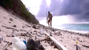 משבר עולמי בתוך בקבוק: כמויות הפלסטיק העצומות שמזהמות את הים