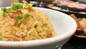 אורז מטוגן עם סויה ושום