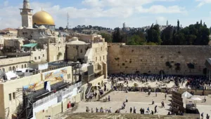 רק בנושא ירושלים