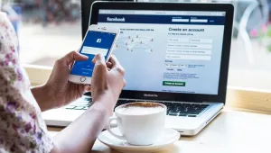האם הפייסבוק הורס את הזוגיות?