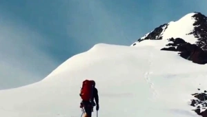 טיפס לפסגת הר באנטארטיקה וקרא לו על שם אשתו שנפטרה
