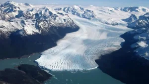 תופעות טבע נדירות: הקרחון המתנפץ בארגנטינה המהווה מקום מפגש לתיירי העולם
