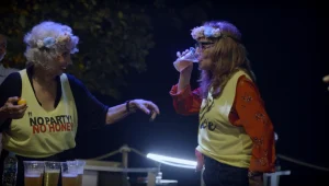 קרחנה: הבנות חוגגות במסיבת פולמון בתאילנד