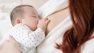 מחקר: חלב אם מסייע לוויסות השעון הביולוגי של תינוקות