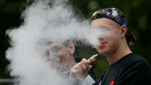 דו"ח: זינוק בשיעור העישון בקרב בני נוער, כ-8,000 מתים מדי שנה