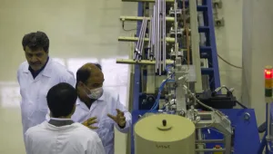 איראן מאיימת: "נוכל להעשיר אורניום לרמה של 20% בתוך יומיים"
