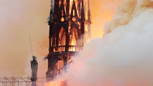 יותר מחודשיים אחרי: מה גרם לשריפה בקתדרלת נוטרדאם?