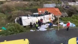 דיווח בפורטוגל: לפחות 29 הרוגים בהתהפכות אוטובוס תיירים