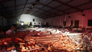 אסון בדרום אפריקה: 13 בני אדם נהרגו בהתמוטטות קיר בכנסייה