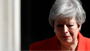 דרמה בבריטניה: ראש הממשלה תרזה מיי הודיעה על התפטרותה