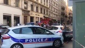 צרפת: 13 פצועים בפיצוץ מטען בליון; מקרון: "זו מתקפה"