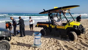 אשדוד: מצילים בחוף הים זיהו שק חשוד - וגילו בו 20 ק"ג חשיש