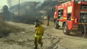 שריפות השתוללו בכניסה לירושלים; דיירים פונו מבתיהם