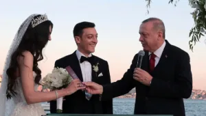 הכדורגלן הגרמני אוזיל התחתן בטורקיה; השושבין - ארדואן