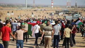 ברקע הפיגוע בדולב: אלפי פלסטינים הפגינו בגבול רצועת עזה