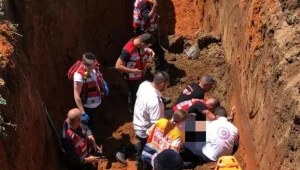 פועל בן 36 נהרג בעת חפירת תעלה בראשון לציון