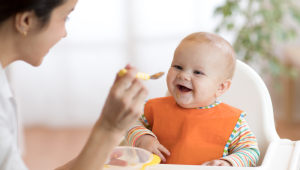 ארגון הבריאות העולמי מזהיר: "כמות סוכר מדאיגה במזון תינוקות"