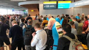 עקב תקלה במערכת התדלוק: רבבות תקועים בנמל התעופה באמסטרדם