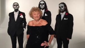 אינגה סופרסטאר: ניצולת השואה שבגיל 97 שרה רוק כבד