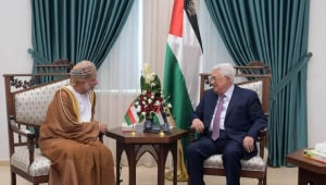 שבוע לאחר ביקור רה"מ: שר החוץ של עומאן נפגש עם אבו מאזן
