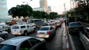 יועץ רה"מ נגד הנהגים שעמדו בפקק בכביש ת"א-ירושלים: "קנס קטן על טיפשות גדולה"